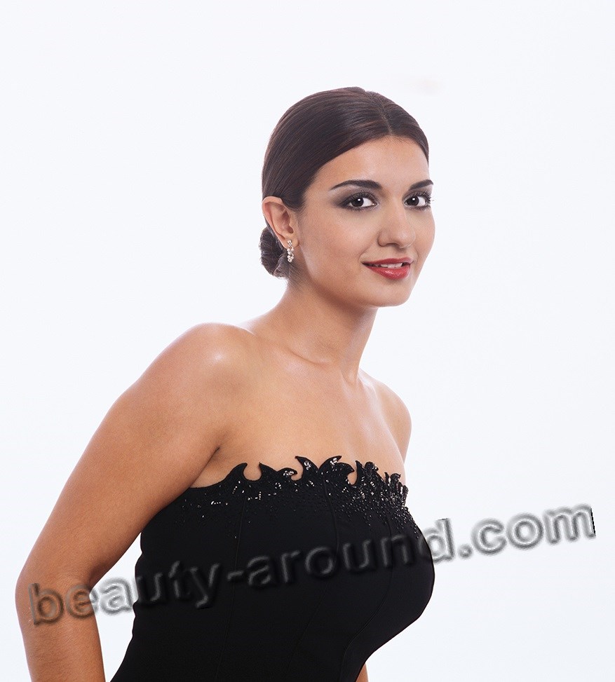 Top25 Beautiful Opera Female Singers. Photo Gallery